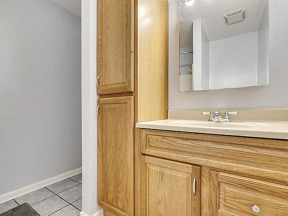 2nd bedroom bathroom