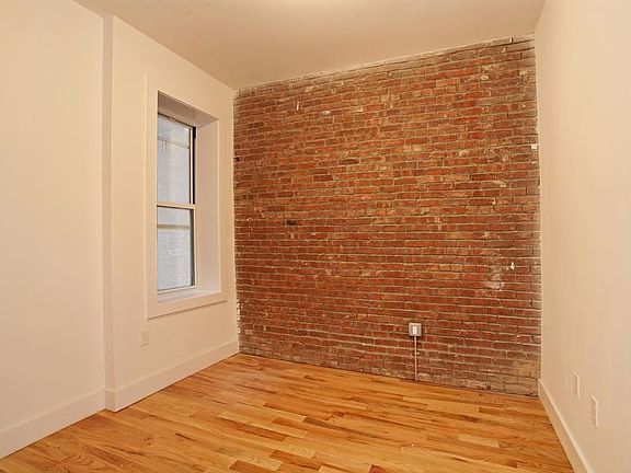 4th image of 909 Jefferson Ave