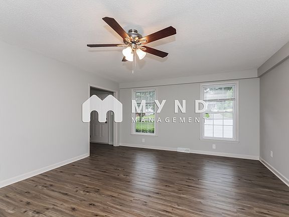 3rd image of 332 Brentwood Dr