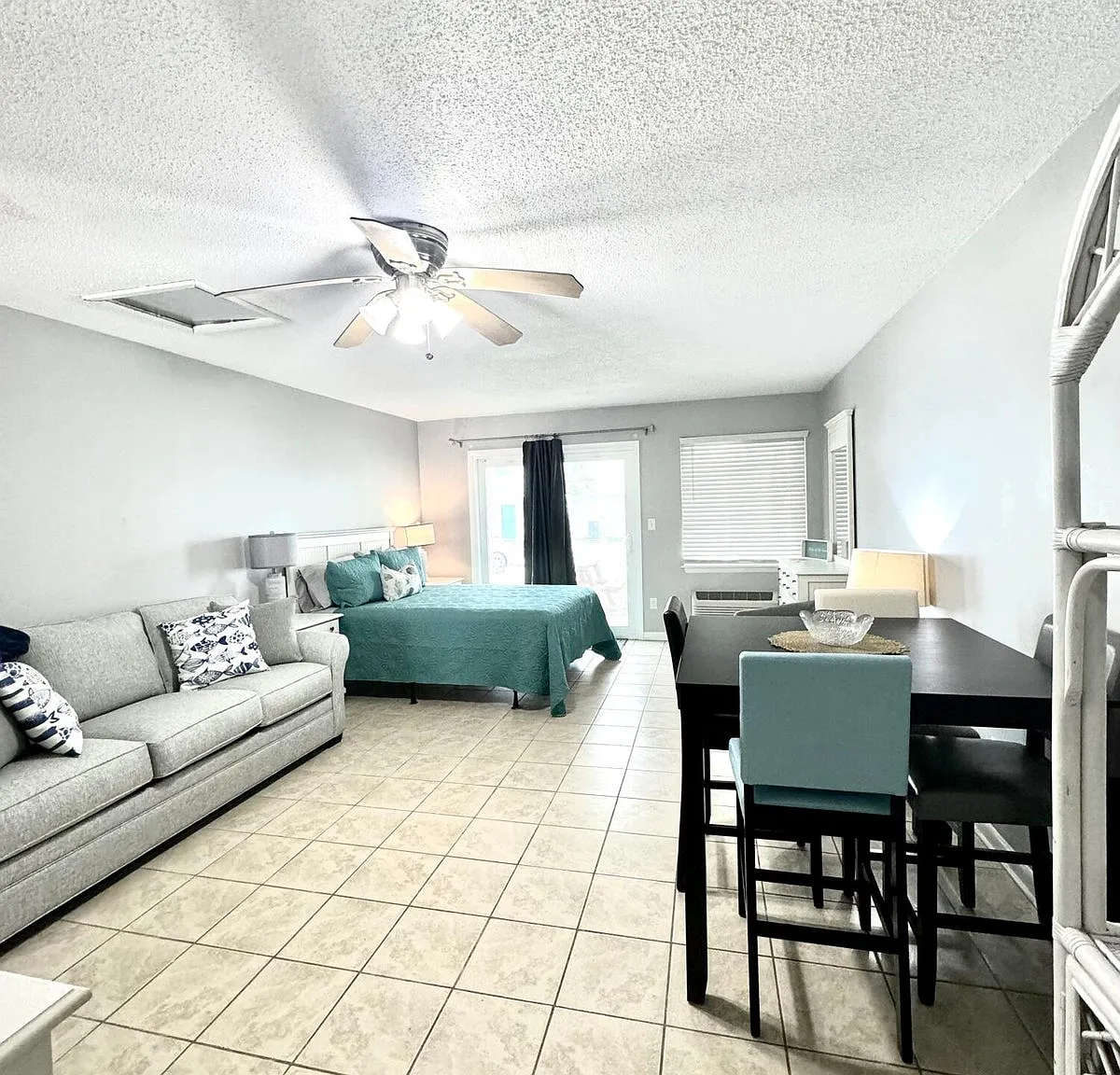 Studio, 476 sqft, $1,450 — Photo 3