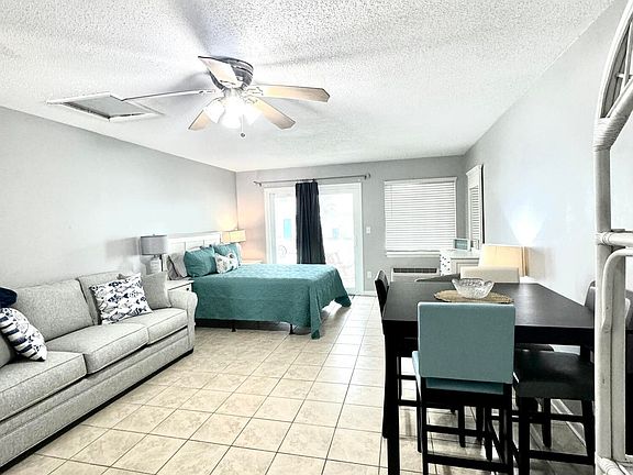 3rd image of 301 Lullwater Dr Unit 301