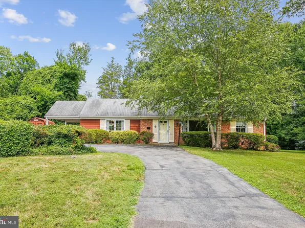 5112 Remington Dr, Alexandria, VA 22309