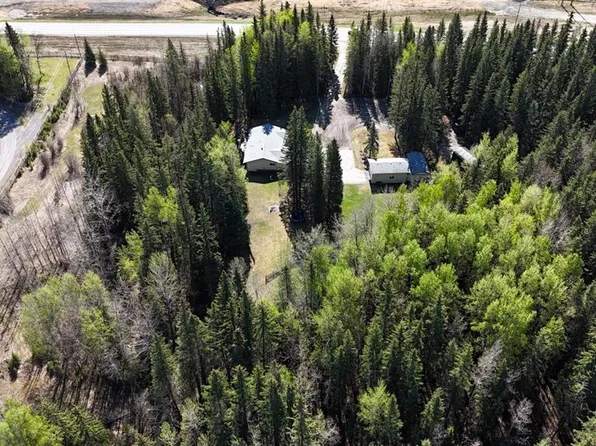 53404A SW Highway 748 E, Yellowhead County, AB T7E 3S9