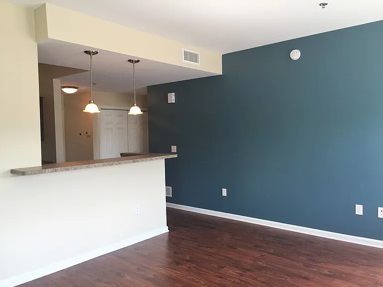 Morton Grad Apartments — Photo 51