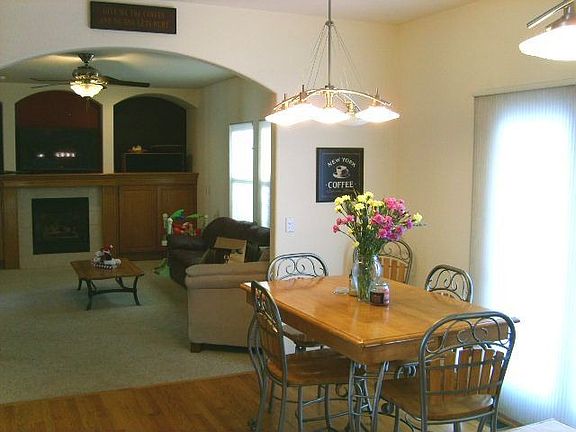 Family Room/Eating Area