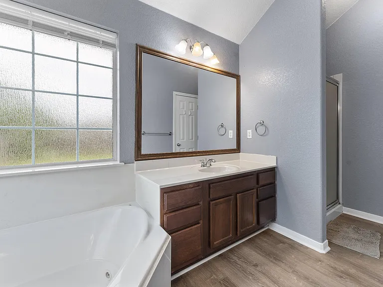 Merlin Dr — Photo 3