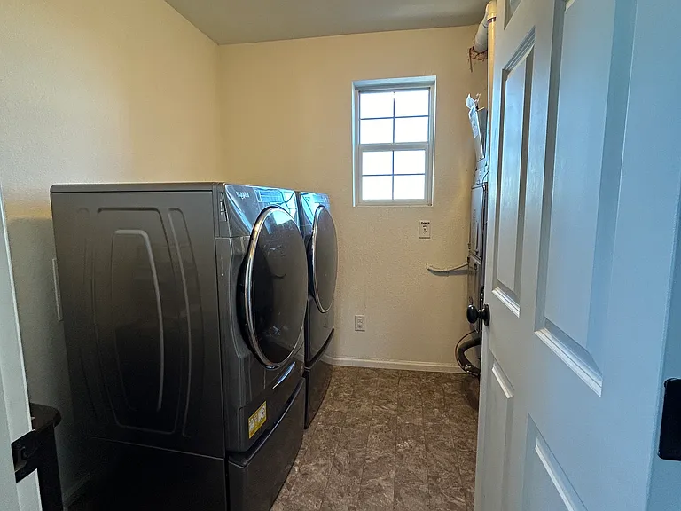 10054 Zeno St — Photo 15