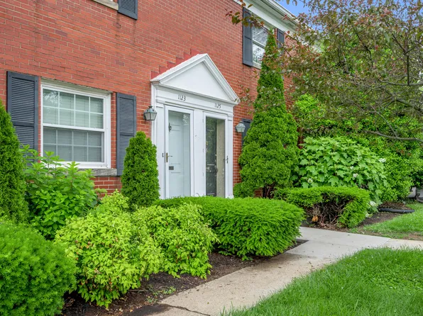 1125 Cooper Dr, Lexington, KY 40502