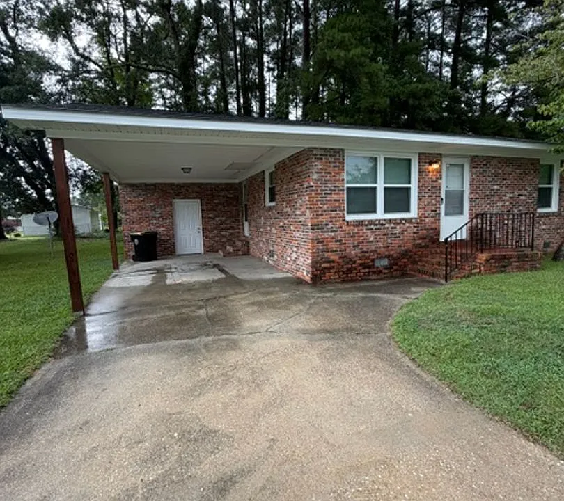 205 Chavis St