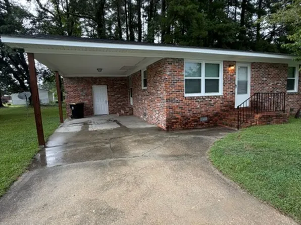205 Chavis St, Pembroke, NC