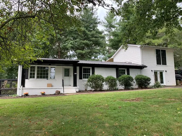 106 Cross St, Byrdstown, TN 38549