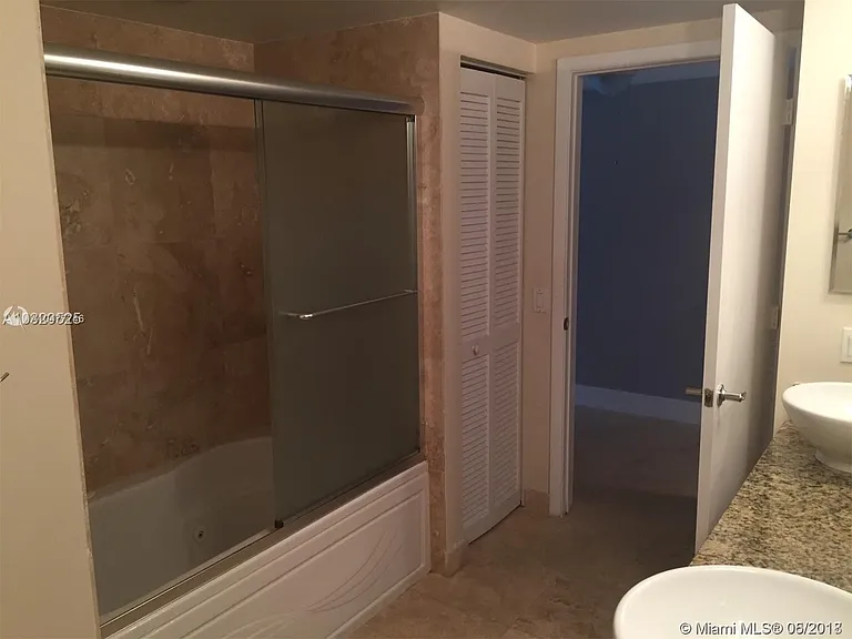 41 SE 5th St #1206 — Photo 8