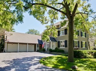 737 Waveland Rd, Lake Forest, IL 60045