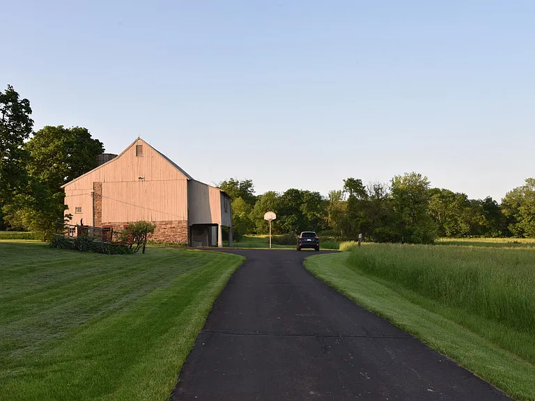 5839 Worthington Rd — Photo 32
