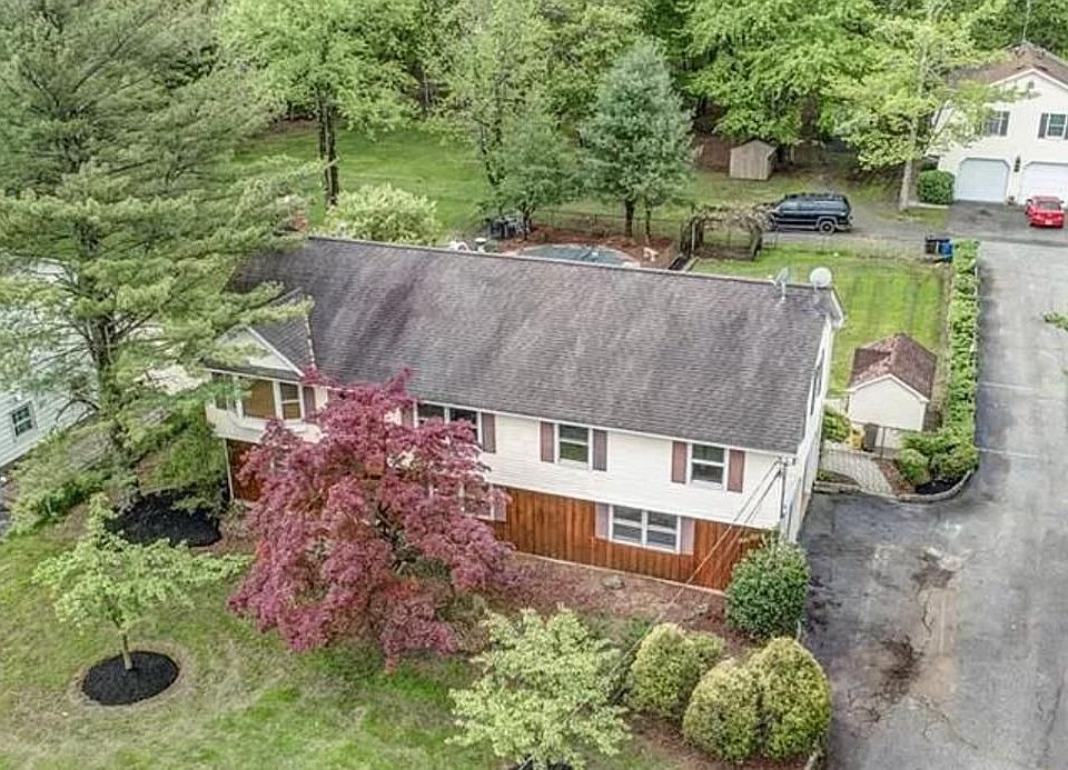 99 Finnegans Ln, Kendall Park, NJ 08824 Zillow