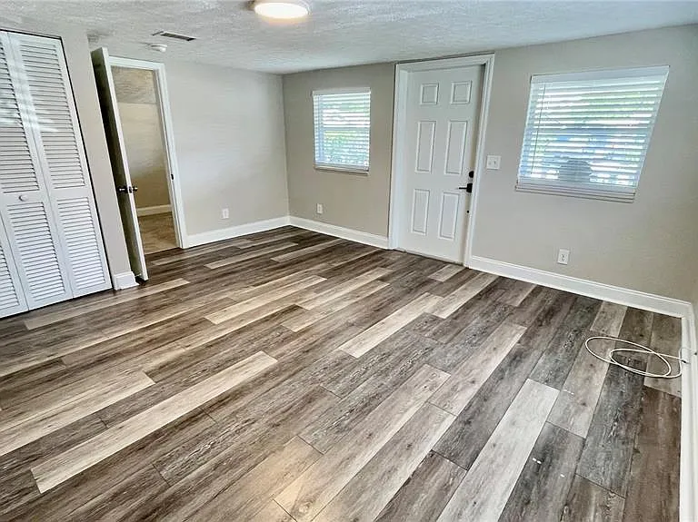 1707 E New Orleans Ave — Photo 5