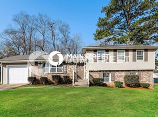 8471 Avalon Dr, Riverdale, GA 30274