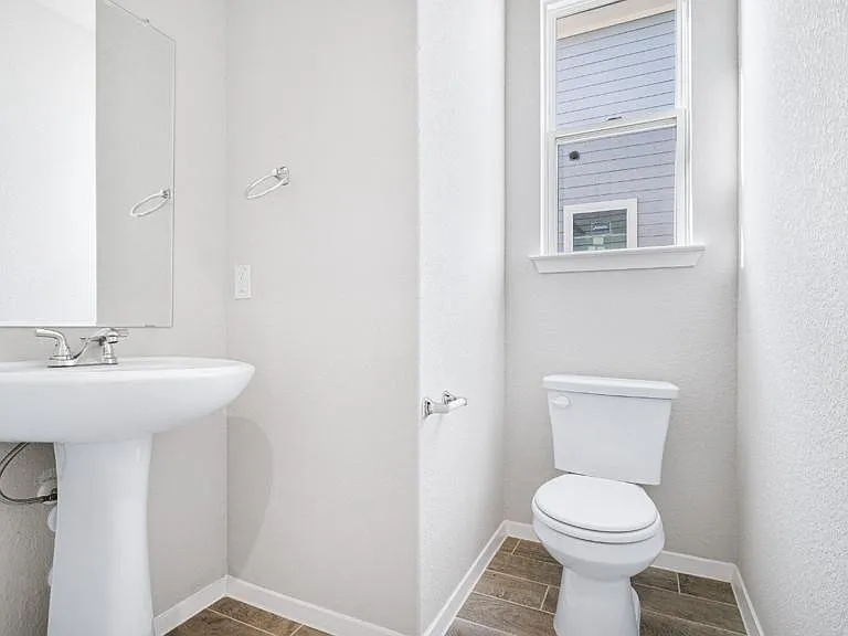 208 Stein Rd — Photo 28