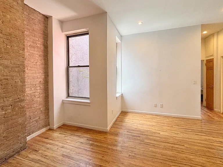 731 Saint Nicholas Ave #3B — Photo 3