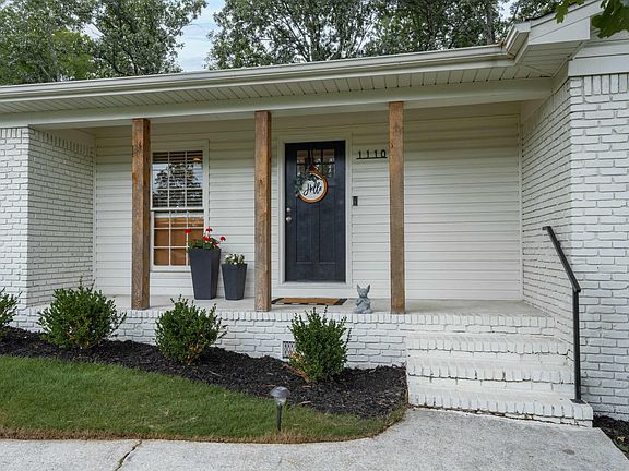 5th image of 1110 Camelot Cir