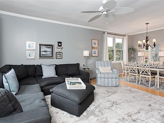 3rd image of 1035 Beachview Dr APT 302
