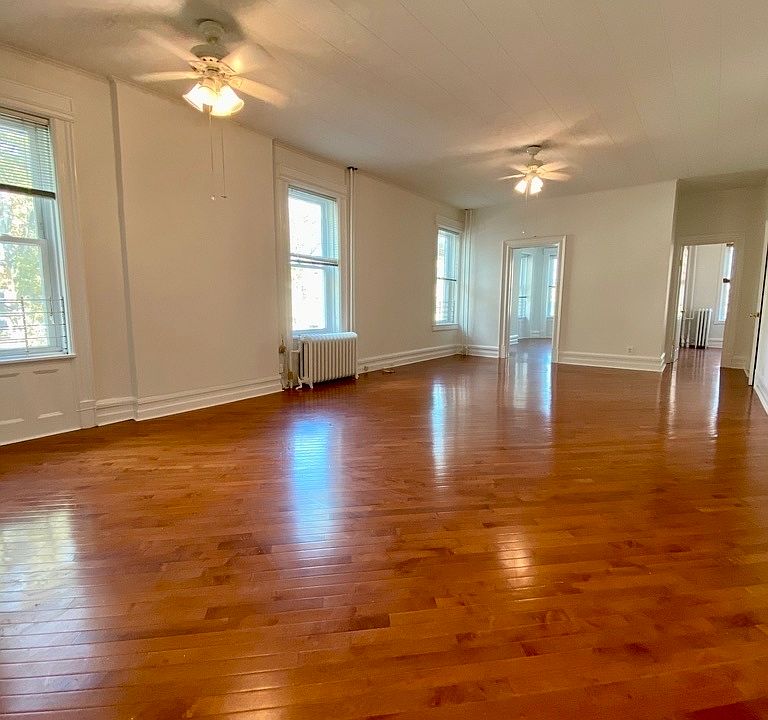 1st image of 254 Windsor Pl #2