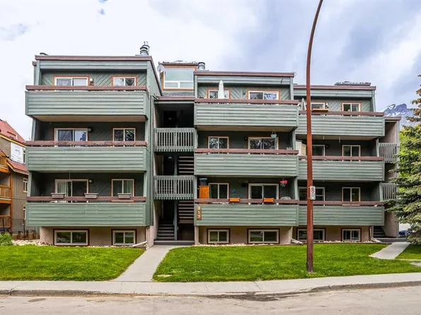 417 SE Beaver St #102, Banff, AB T1L 1H1