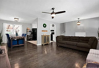 Building Photo - 1020 Riverside Cir