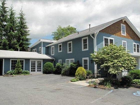 Gormet Restaurant and Bed And Breakfast Inn