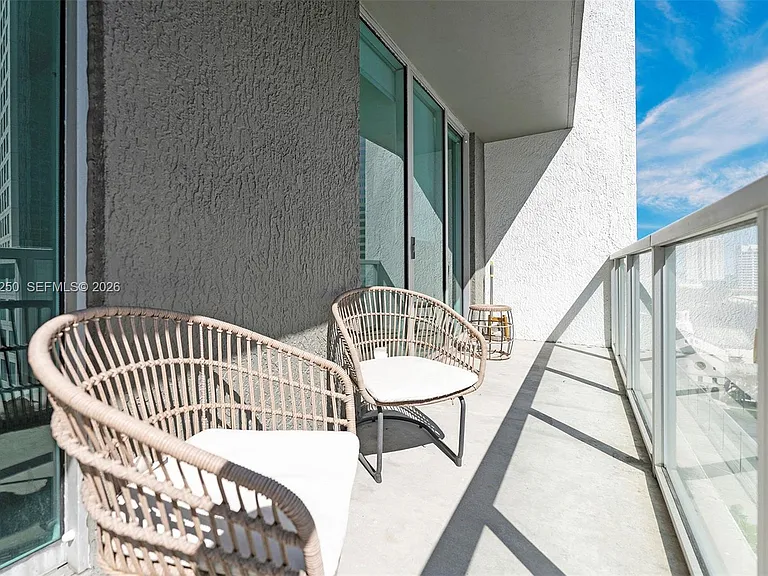 55 SE 6th St #1208 — Photo 25