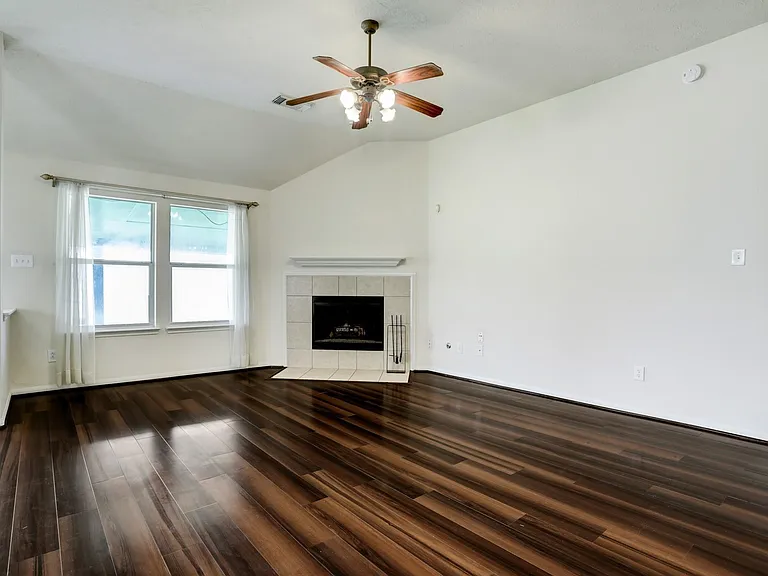 7605 Waterlilly Ln — Photo 4