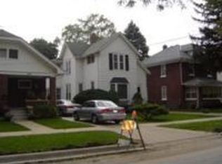 317 Marion Ave, Aurora, IL 60505