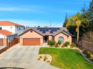 2852 W Indiana Ave, Caruthers, CA 93609