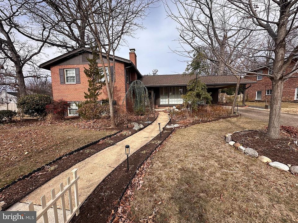 2nd image of 917 Crestwood Dr
