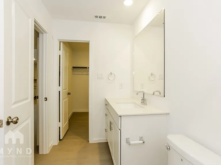 10124 Dalgreen Cir — Photo 16