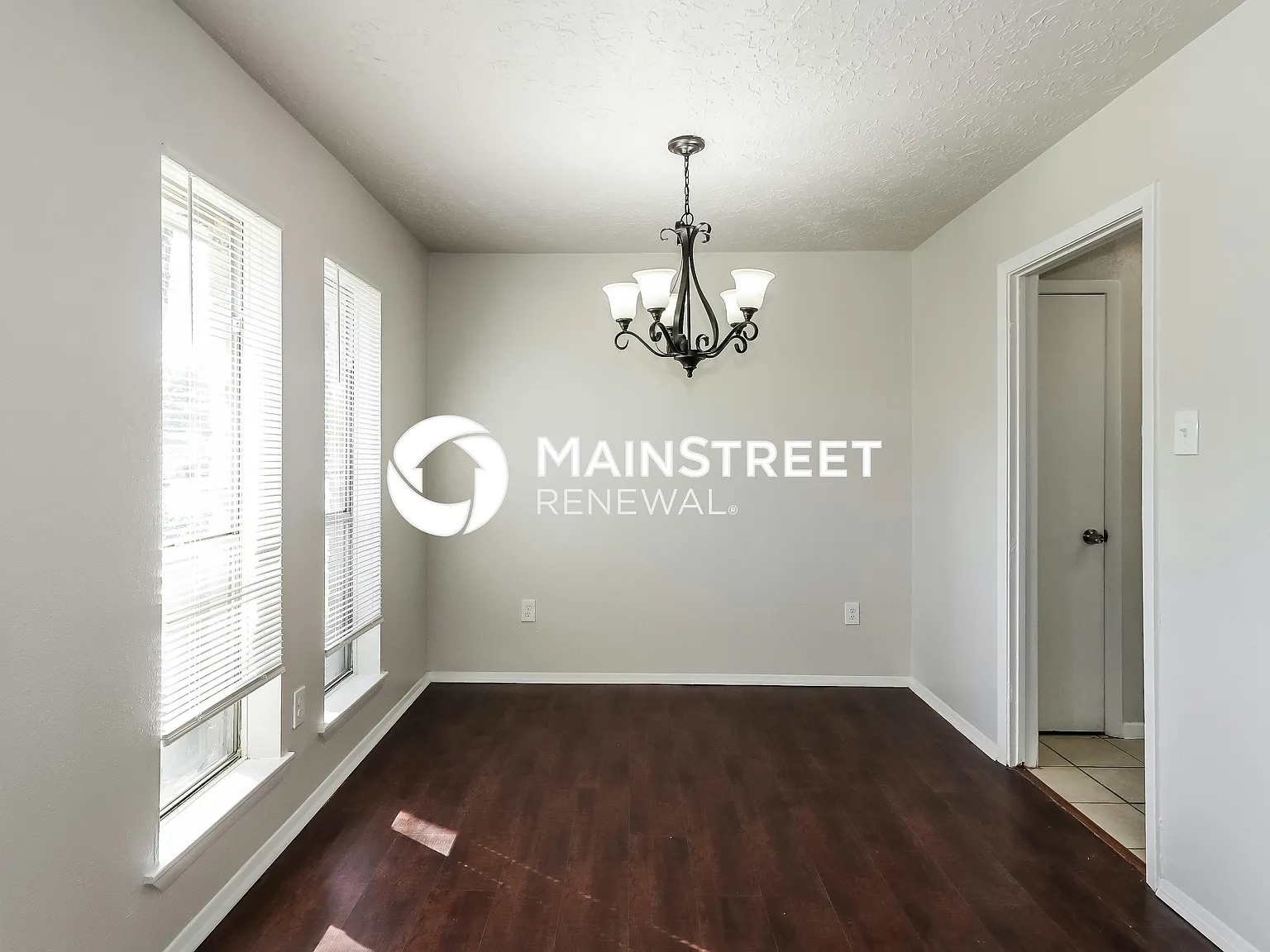3730 Nutwood Ln — Photo 3