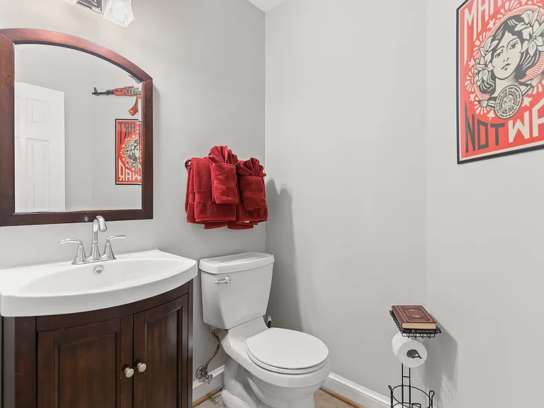 2302 Sanford St — Photo 53