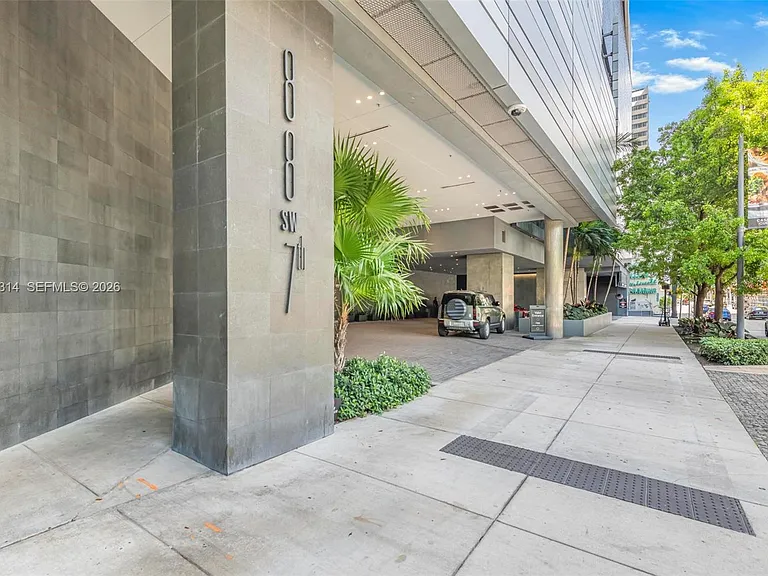 88 SW 7th St #3806 — Photo 20