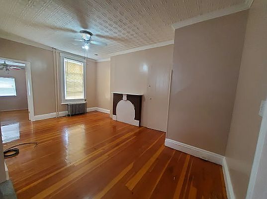 1st image of 310 19th St #1