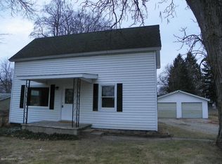 117 W Pine St, Edmore, MI 48829