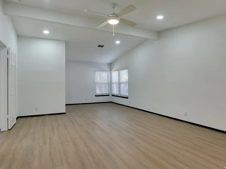 3218 Jenkins Dr — Photo 16