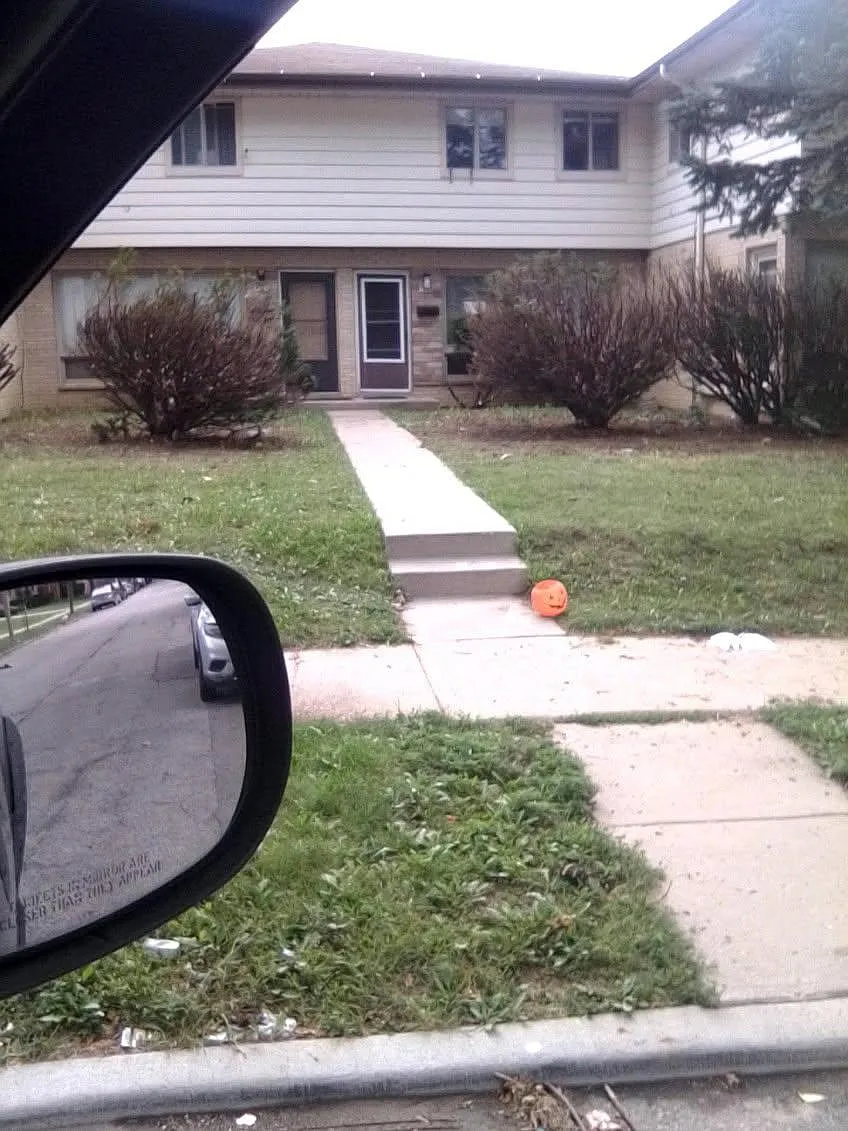 3 bed, 1.5 bath, 1350 sqft, $1,650 — Photo 2
