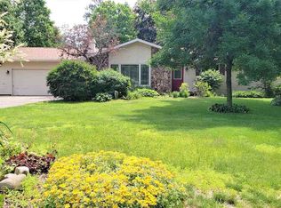 1520 Greenwood Dr, Mosinee, WI 54455