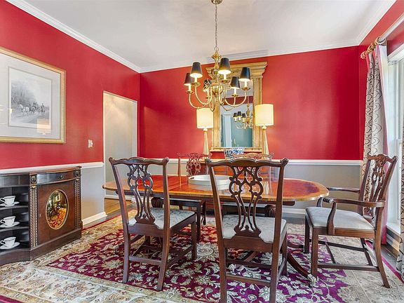 5th image of 114 E Glohaven Pl