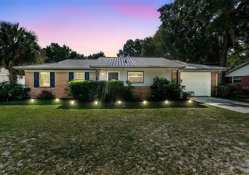 1st image of 270 W HOLLY DRIVE