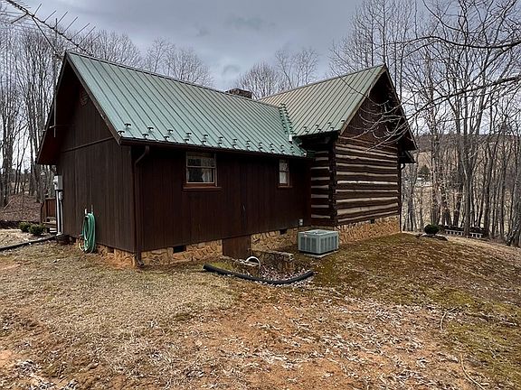 5th image of 2105 Davis Knob Rd