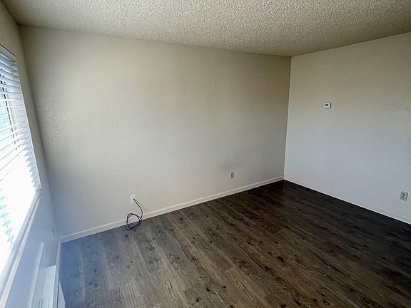 3rd image of 760 S Oak St #3
