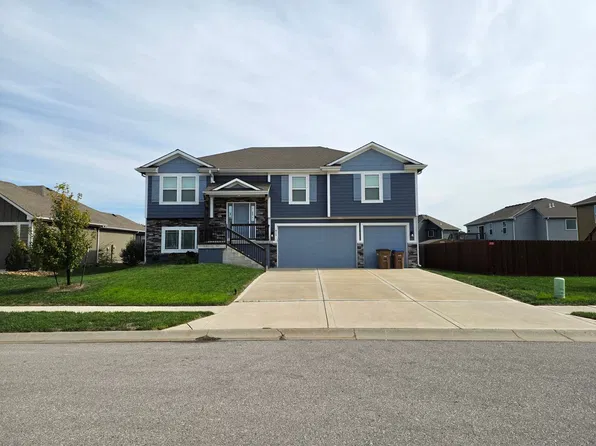 815 S Sunset Ln, Raymore, MO 64083