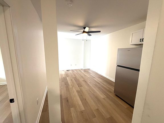 5th image of 1518 Willow Ave Unit 4