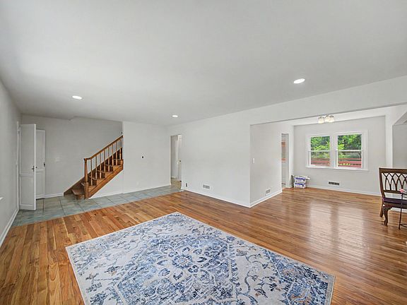 4th image of 35-10 Lindsay Rd